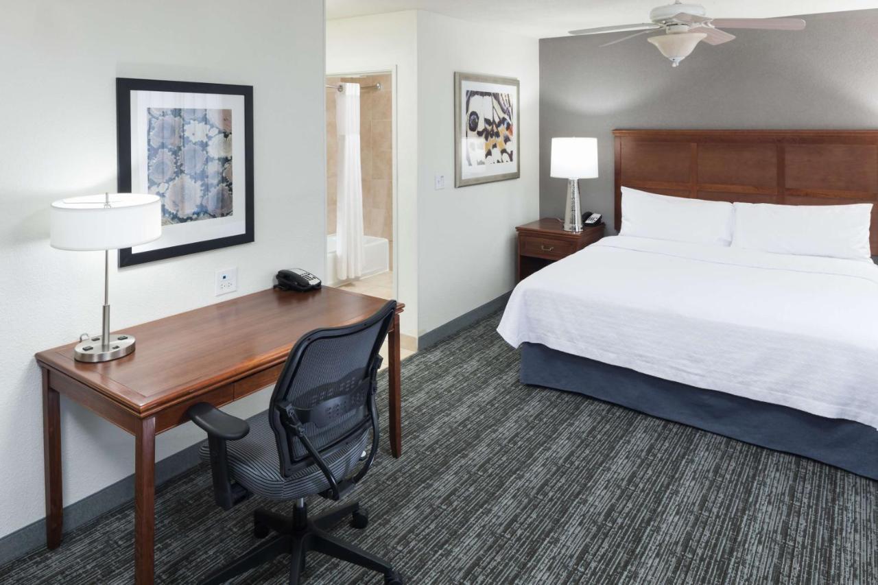 Hotel Homewood By Hilton Airport