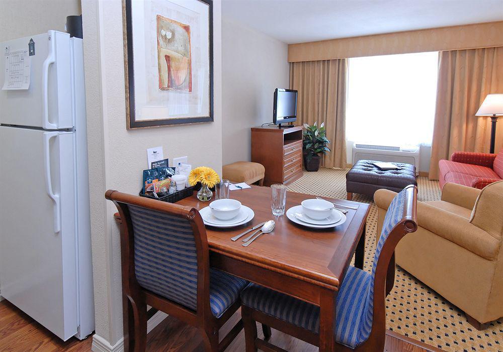 Hotel Homewood By Hilton Airport 3*