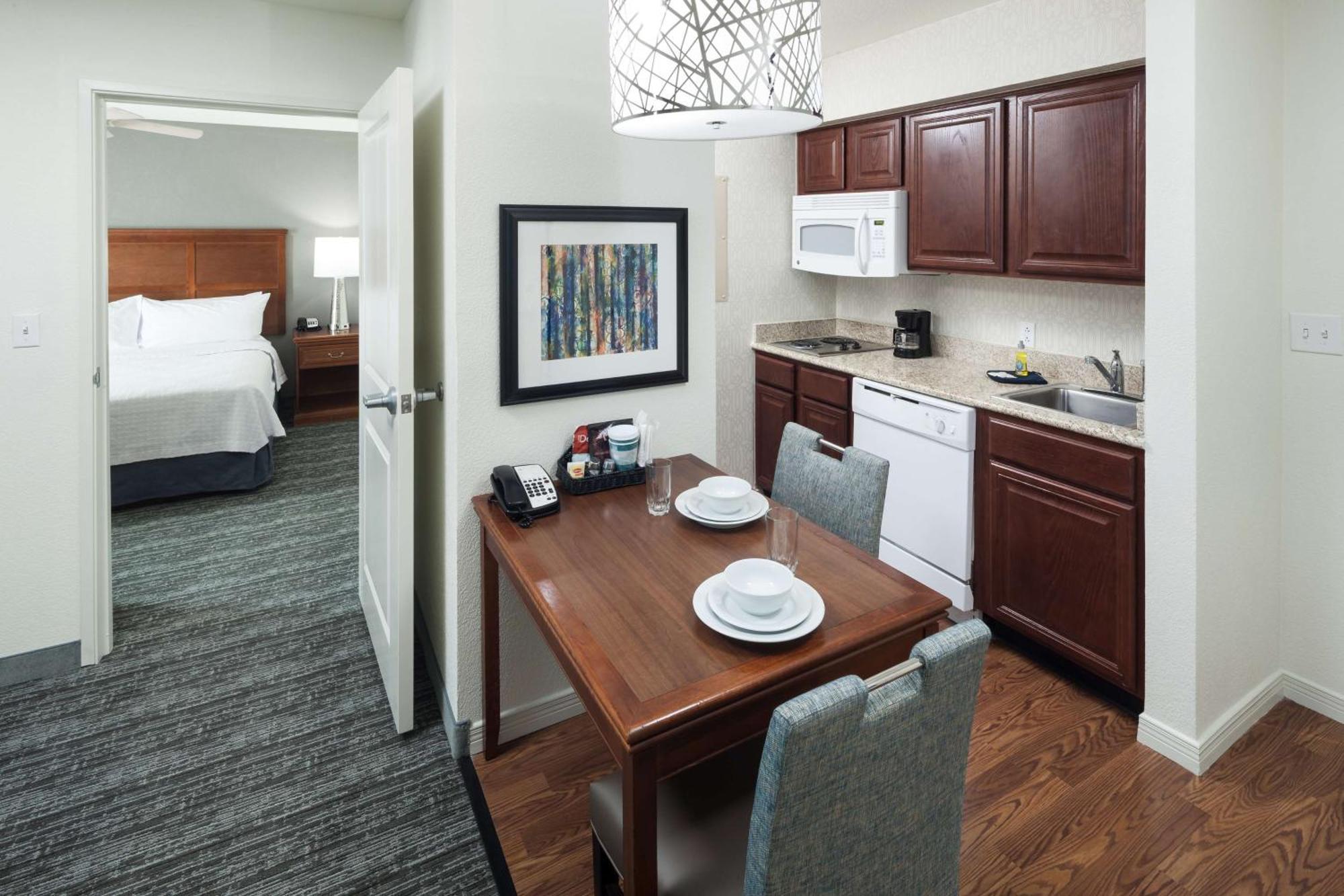 Hotel Homewood By Hilton Airport 3*