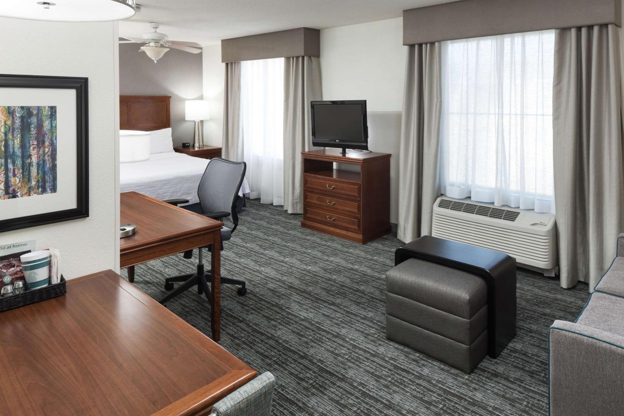Hotel Homewood By Hilton Airport