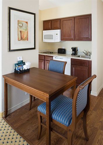 Hotel Homewood By Hilton Airport 3*